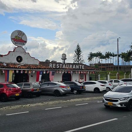 Solana Glamping Hotel Pereira Buitenkant foto