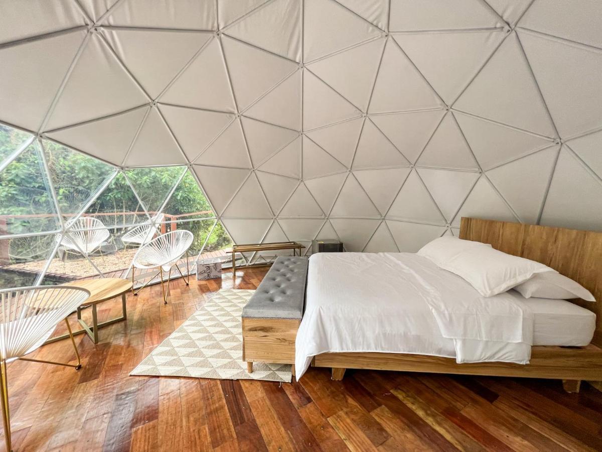 Solana Glamping Hotel Pereira Buitenkant foto